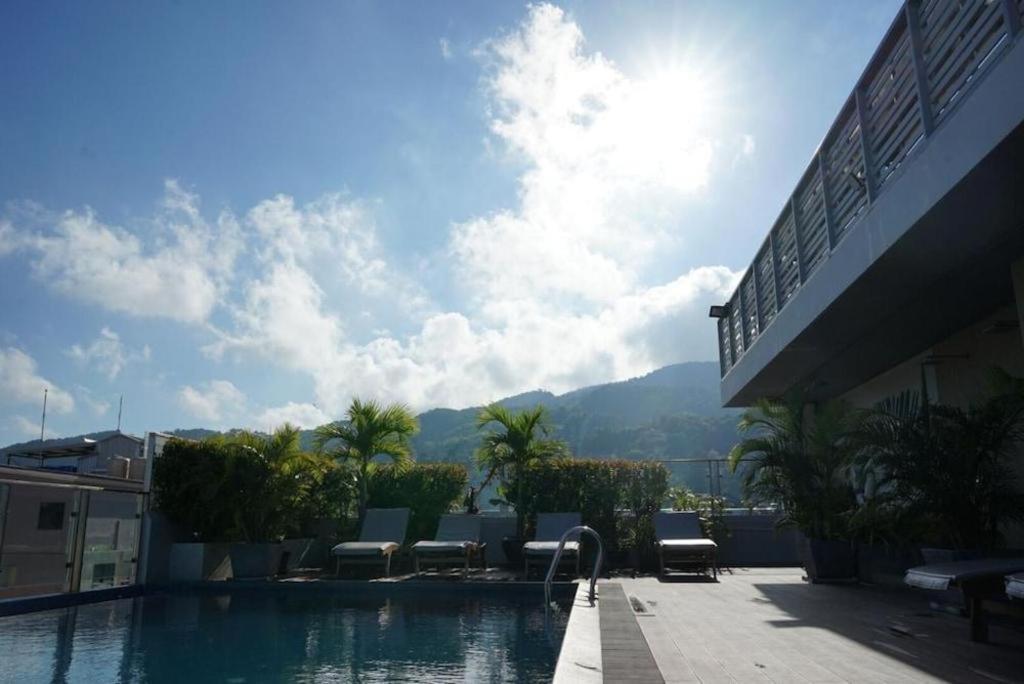 Elegancy Sansabai Hotel Patong Extérieur photo