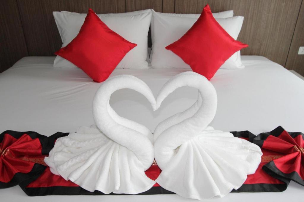 Elegancy Sansabai Hotel Patong Extérieur photo
