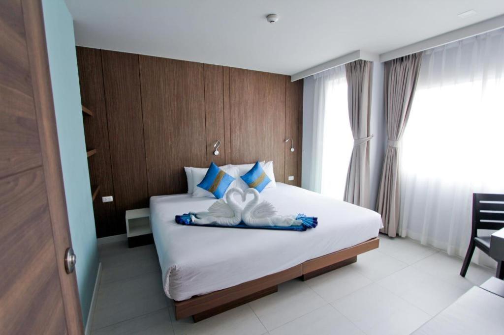 Elegancy Sansabai Hotel Patong Extérieur photo