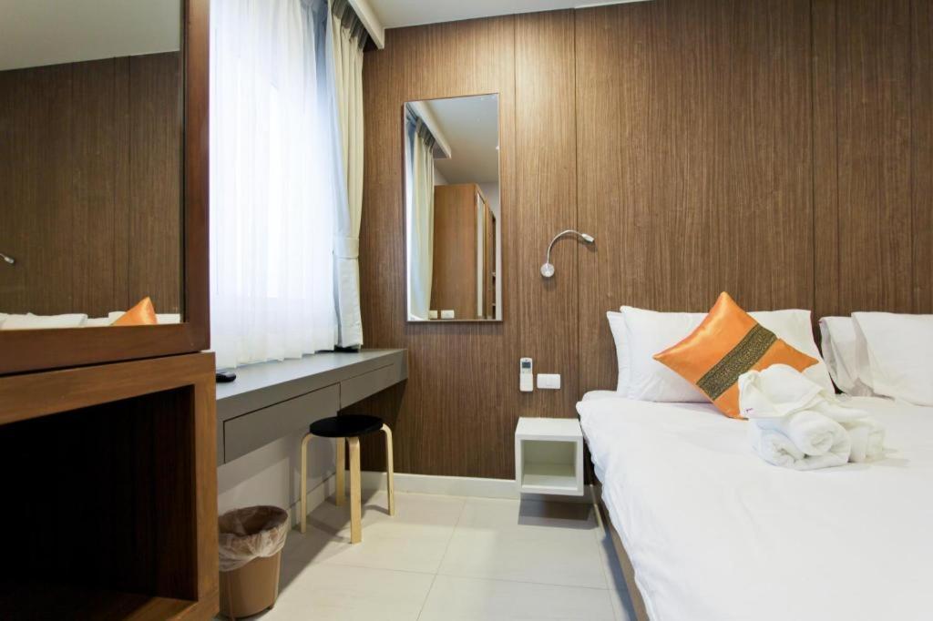Elegancy Sansabai Hotel Patong Extérieur photo