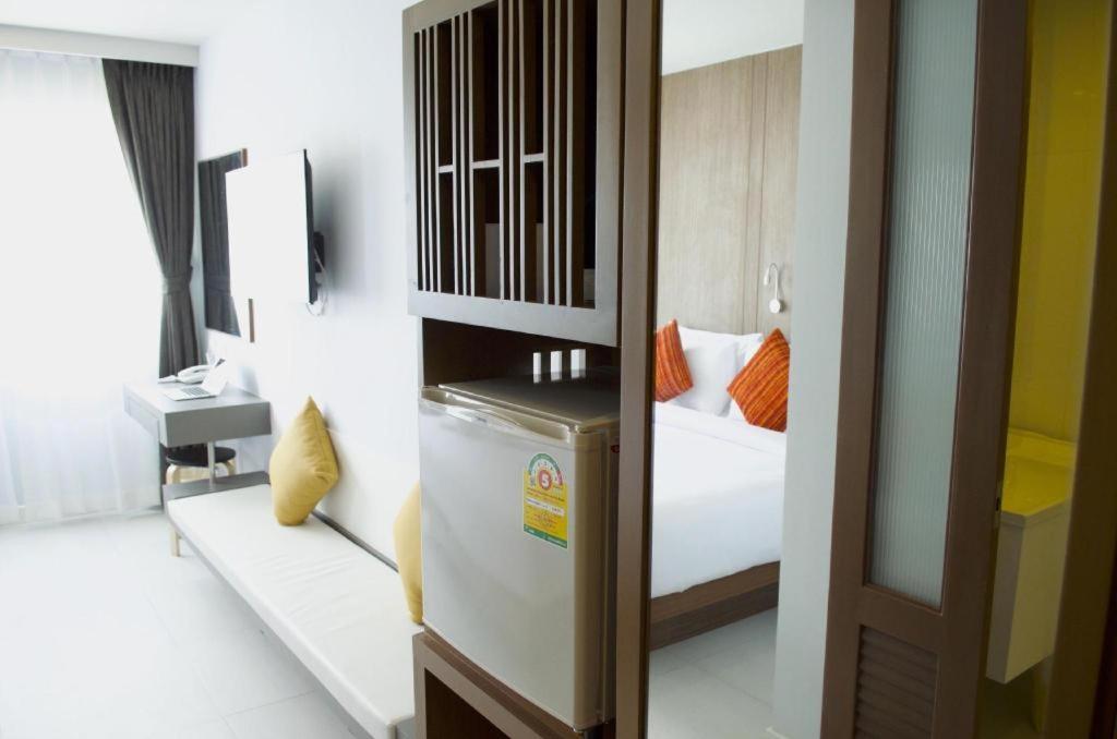 Elegancy Sansabai Hotel Patong Extérieur photo